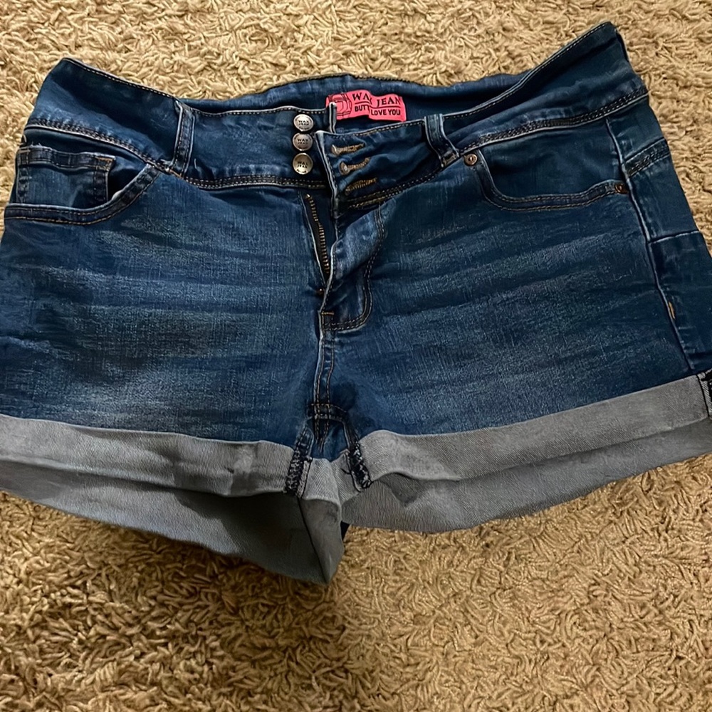 Cute jean shorts